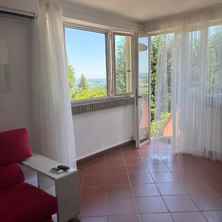 Isella Apartment